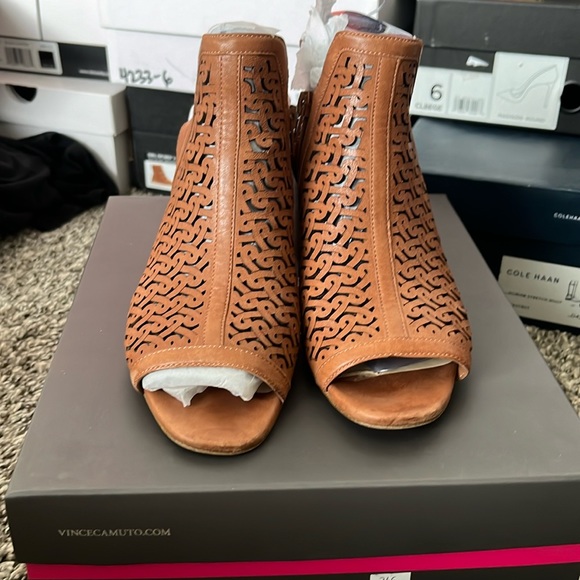 Vince camuto brown low heels - Picture 1 of 4